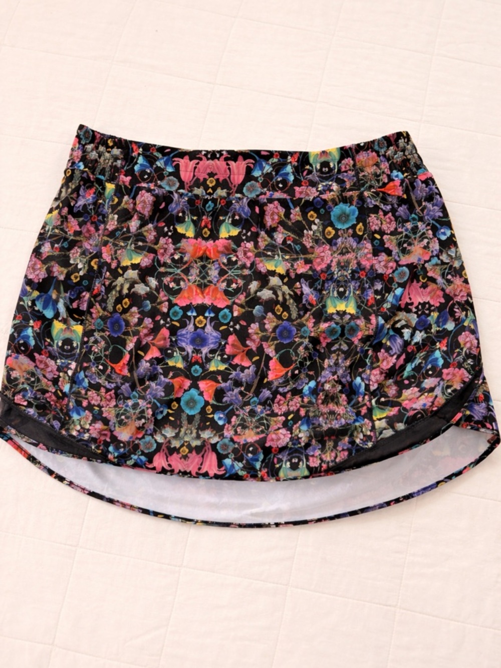 Lululemon Skirt / Skort – Size 12 - Short